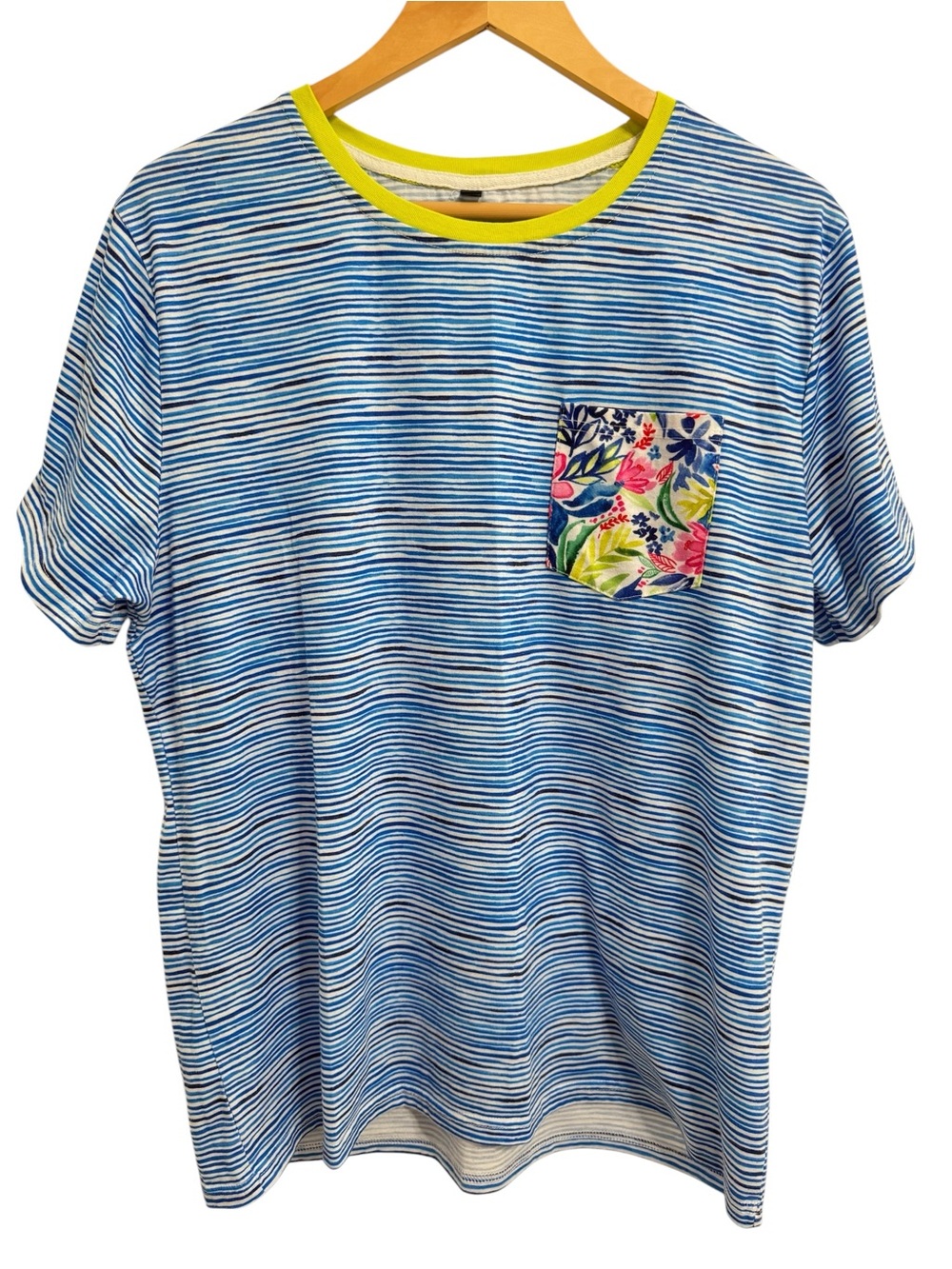 Adult Unisex Large Blue White Striped Floral Pocket Tee Shirt Worn Once